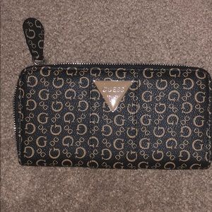Guess Wallet